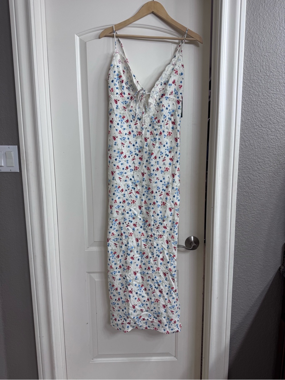 Target White Floral Lace-Trim Satin Chemise with Red & Blue Flowers